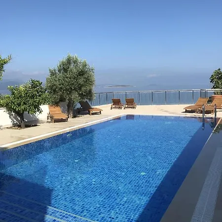 Villa Sleeps 8 Air Con Wifi