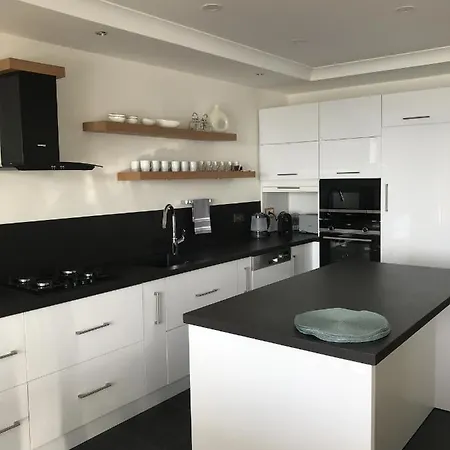 Villa Sleeps 8 Air Con Wifi Guvercinlik (Bodrum)