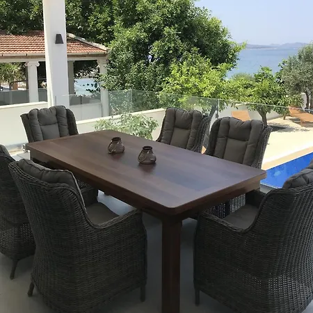 Villa Sleeps 8 Air Con Wifi Guvercinlik (Bodrum)