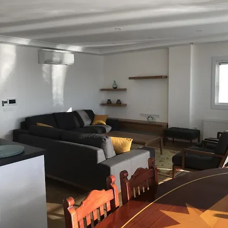 Sleeps 8 Air Con Wifi Villa *
