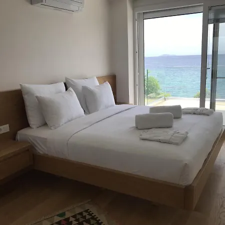 Sleeps 8 Air Con Wifi Villa *