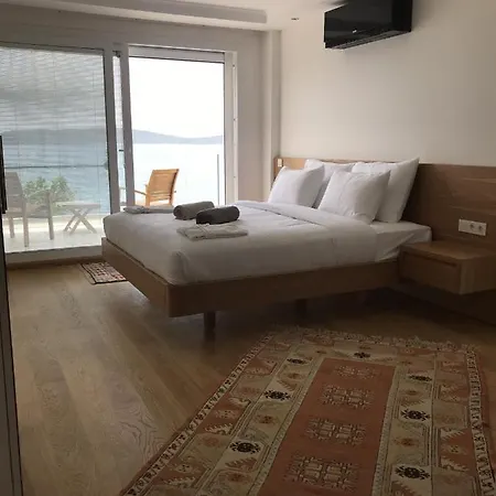 Sleeps 8 Air Con Wifi *