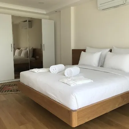 Sleeps 8 Air Con Wifi *